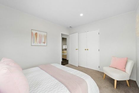 Photo of property in 43 Guadeloupe Crescent, Grenada Village, Wellington, 6037