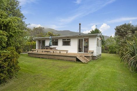 Photo of property in 20 Bathgate Road, Pakiri, Wellsford, 0972