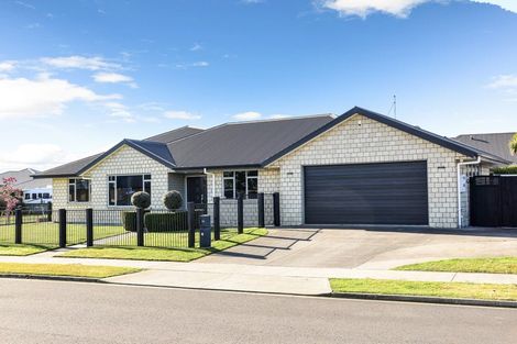 Photo of property in 23 Madison Street, Cambridge, 3434