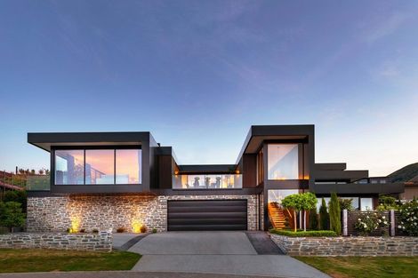 Photo of property in 15 Little Alpha Loop, Wanaka, 9305