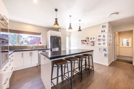 Photo of property in 10 Seymour Grove, Kingsley Heights, Upper Hutt, 5018