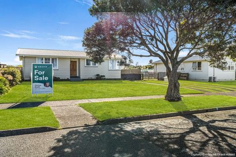 Photo of property in 55 Titoki Street, Castlecliff, Whanganui, 4501