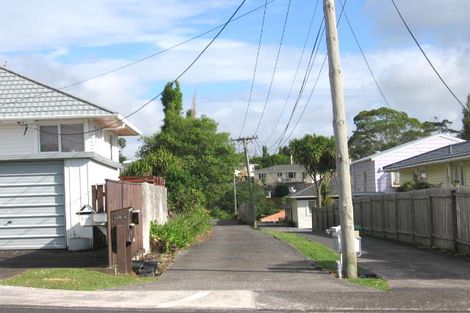 Photo of property in 2/133 View Road, Sunnyvale, Auckland, 0612