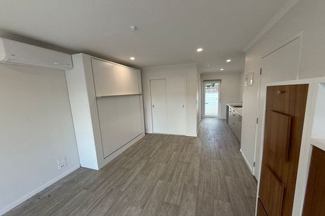 Photo of property in 2/7 Tulloch Place, Conifer Grove, Takanini, 2112