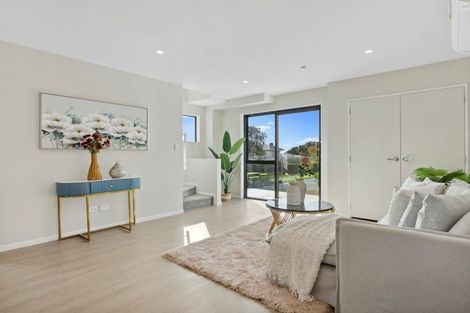 Photo of property in 24f Wayne Drive, Mangere, Auckland, 2022