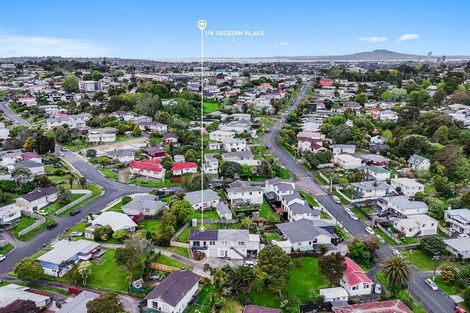 Photo of property in 1/6 Segedin Place, Glenfield, Auckland, 0629