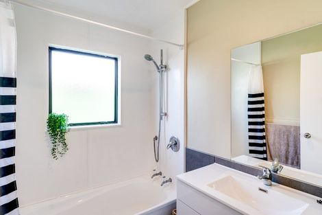 Photo of property in 25 Windsor Terrace, Taradale, Napier, 4112