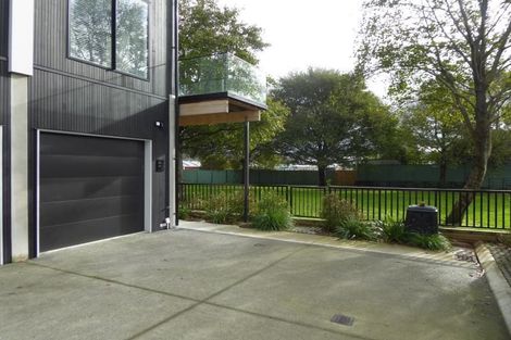 Photo of property in 4f Regent Street, Newtown, Wellington, 6021