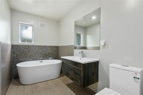 Photo of property in 40h Konini Road, Titirangi, Auckland, 0604