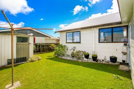 Photo of property in 16 Hunter Street, Westport, 7825