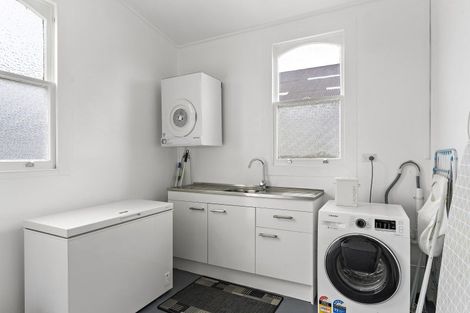 Photo of property in 193 East Street, Greytown, 5712