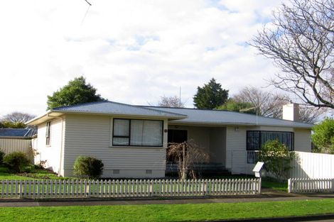 Photo of property in 10 Oban Place, Awapuni, Palmerston North, 4412