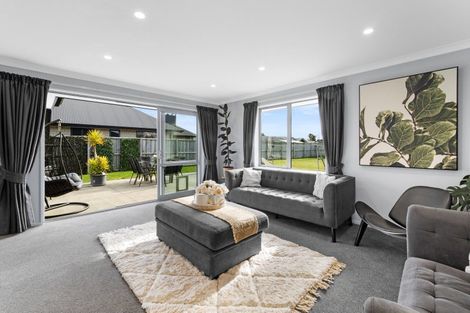 Photo of property in 16 Whiteoak Grove, Tinwald, Ashburton, 7700