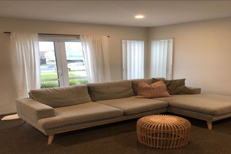 Photo of property in 19 Tribute Loop, Takanini, 2112