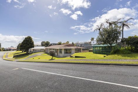 Photo of property in 2 Squire Place, Blagdon, New Plymouth, 4310