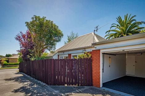 Photo of property in 8 Gatonby Place, Avonhead, Christchurch, 8042