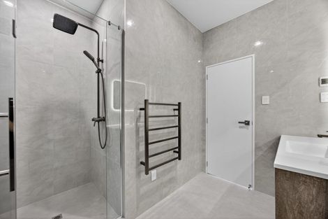 Photo of property in 15 Piringa Road, Pukekohe, 2120