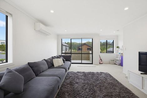 Photo of property in 15 Holystone Road, Whitby, Porirua, 5024