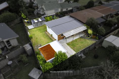 Photo of property in 4/83 Birkdale Road, Birkdale, Auckland, 0626