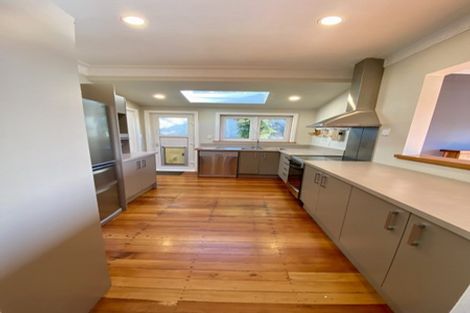 Photo of property in 112 Eden Street, Island Bay, Wellington, 6023