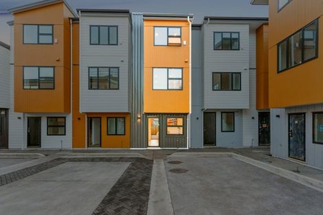 Photo of property in 8/28 Lavelle Road, Henderson, Auckland, 0612