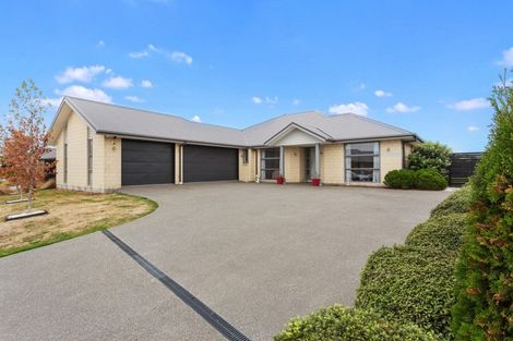 Photo of property in 6 Loeb Place, Rolleston, 7614