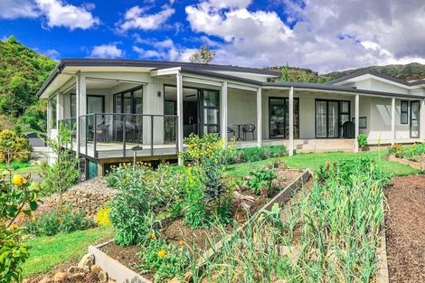 Photo of property in 13 Pohutukawa Place, Pohara, Takaka, 7183