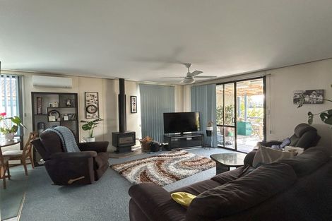 Photo of property in 2/141 Carnoustie Drive, Wattle Downs, Auckland, 2103