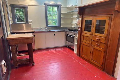 Photo of property in 73 Todman Street, Brooklyn, Wellington, 6021