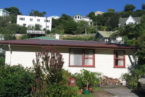 Photo of property in 23 Governor Road, Northland, Wellington, 6012