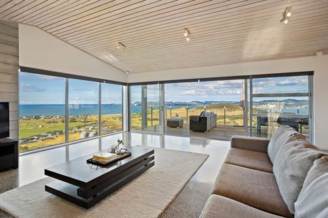 Photo of property in 152 Centennial Drive, Whitianga, 3510