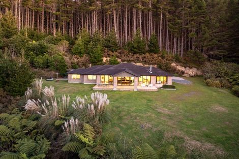 Photo of property in 150 Makara Road, Makara, Karori, 6972