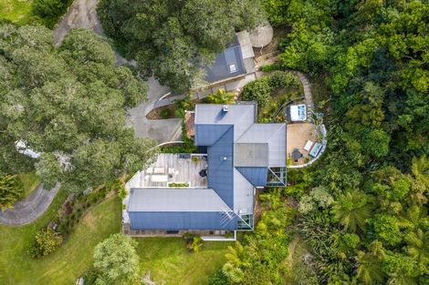 Photo of property in 10 Zita Avenue, Matakatia, Whangaparaoa, 0930