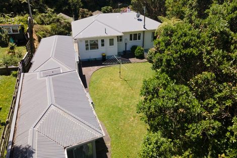 Photo of property in 25 Lyndhurst Road, Tawa, Wellington, 5028