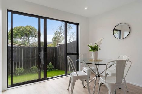 Photo of property in 15b Pipitea Place, Massey, Auckland, 0614