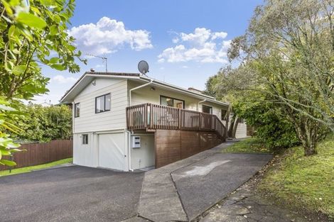 Photo of property in 4/1 Cheval Drive, Totara Vale, Auckland, 0629