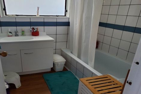 Photo of property in 24 Karamu Street, Te Atatu Peninsula, Auckland, 0610