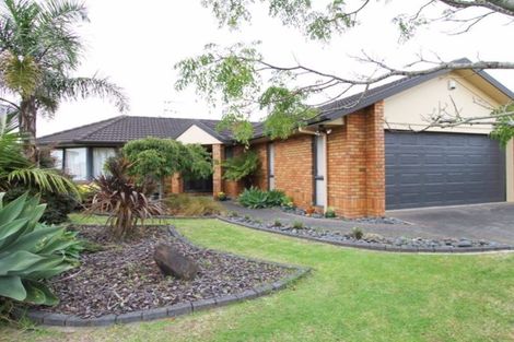 Photo of property in 1 Berkshire Terrace, Massey, Auckland, 0614
