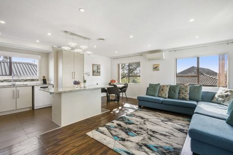 Photo of property in 2/16 Caribbean Drive, Unsworth Heights, Auckland, 0632