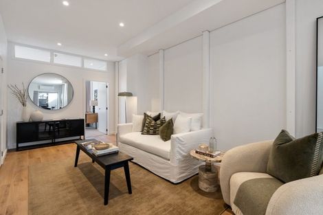 Photo of property in 1/11 Courtenay Place, Te Aro, Wellington, 6011