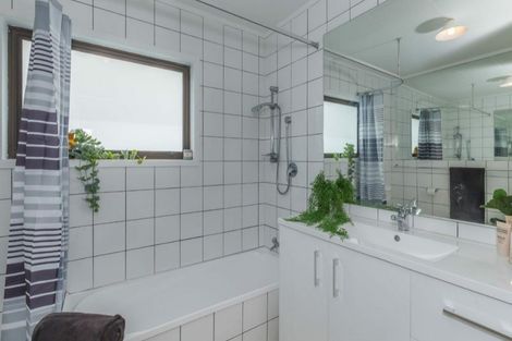 Photo of property in 96a Mako Mako Road, Levin, 5510