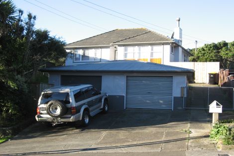 Photo of property in 25 Lyndfield Lane, Newlands, Wellington, 6037