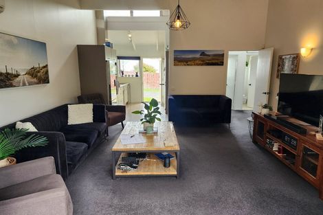 Photo of property in 3/42 James Laurie Street, Henderson, Auckland, 0612