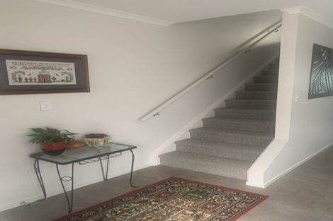 Photo of property in 73 Karepiro Drive, Stanmore Bay, Whangaparaoa, 0932