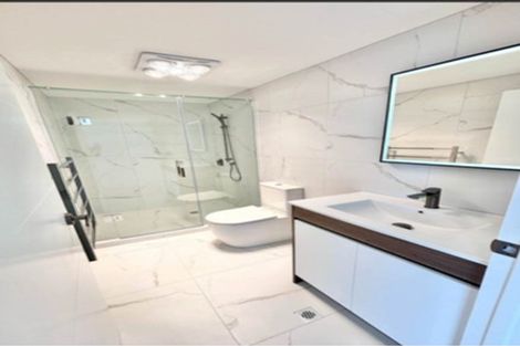 Photo of property in 2 Embling Place, Eastern Beach, Auckland, 2012