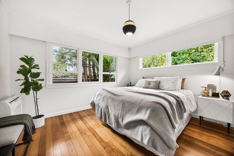 Photo of property in 6 Walker Road, Henderson Valley, Auckland, 0612