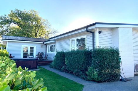 Photo of property in 2 Norwood Street, Beckenham, Christchurch, 8023