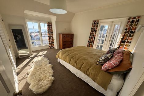 Photo of property in 14 Roslyn Road, Bluff Hill, Napier, 4110