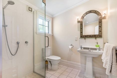 Photo of property in 31 Shoal Bay Road, Devonport, Auckland, 0624