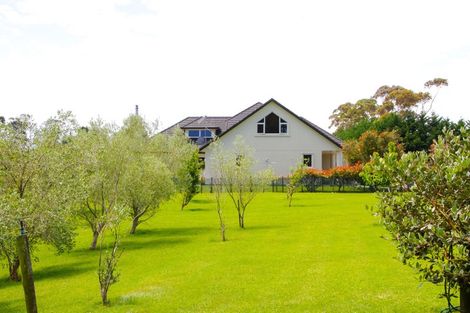 Photo of property in 28 Robert Ross Place, Clendon Park, Auckland, 2103